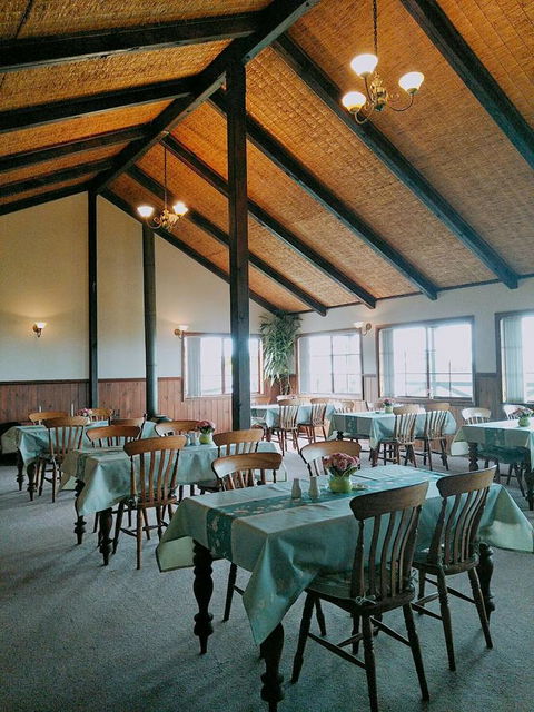 Baudins Accommodation And Restaurant - Tourism Noosa 13