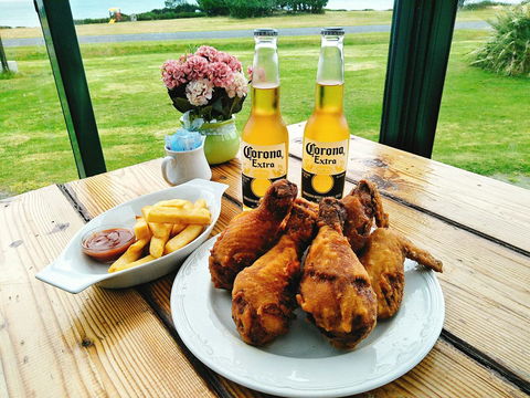 Baudins Accommodation And Restaurant - Tourism Noosa 4