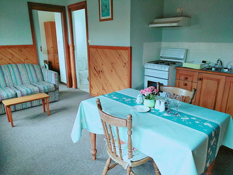 Baudins Accommodation And Restaurant - Tourism Noosa 10