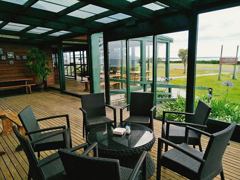 Baudins Accommodation And Restaurant - Tourism Noosa 21