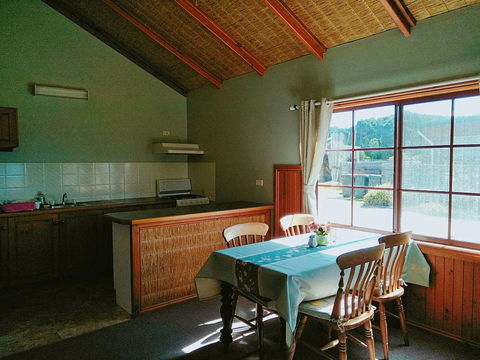Baudins Accommodation And Restaurant - Tourism Noosa 11