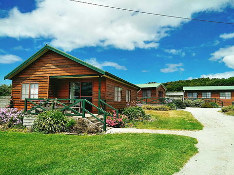 Baudins Accommodation And Restaurant - Tourism Noosa 0