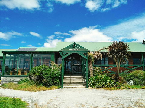 Baudins Accommodation And Restaurant - Tourism Noosa 5