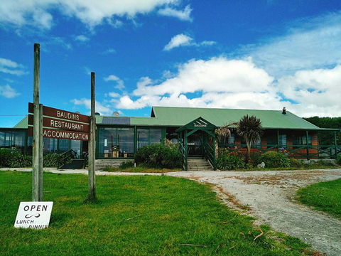 Baudins Accommodation And Restaurant - Tourism Noosa 27