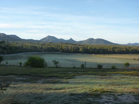 Yakkalla Holiday Cottage - Tourism Noosa 3