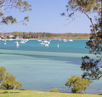'Corlette Waterfront' 2/44 Danalene Parade - Waterfront Luxury WIFI Aircon Boat Parking - Tourism Noosa