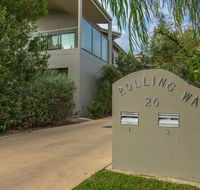 'Rolling Waves 2' on Ocean Drive - Tourism Noosa