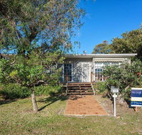 'The Croft' 11 Boulder Bay Rd - Cosy Beach House with Aircon  only 270m to the Beach - Tourism Noosa