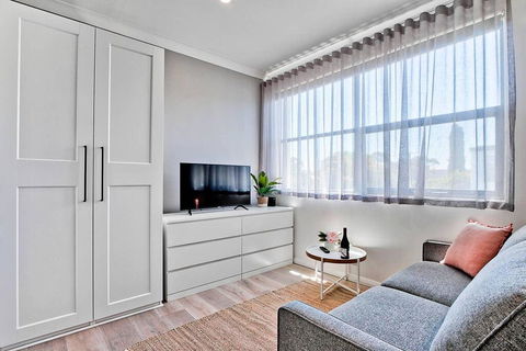 1 Bedroom Apt With Air-Conditioning In Plympton - Tourism Noosa 0