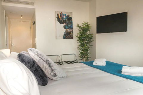 1 Bedroom Studio Apartment Near Eagle Street - Tourism Noosa 0