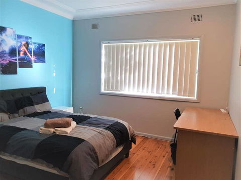 1 Double Quaint Private Room Near Public Bus Transport - SHAREHOUSE - Tourism Noosa 0