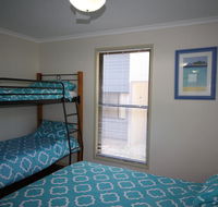 1 Naiad Court - Lowset family home with swimming pool and covered deck. Pet friendly - Tourism Noosa