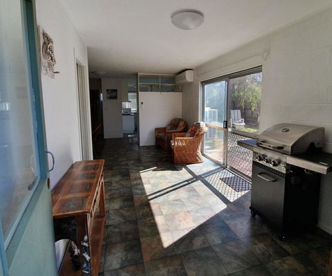 1 Spectrum Street, Rainbow Beach- Close To Shops And Main Beach - Tourism Noosa 1
