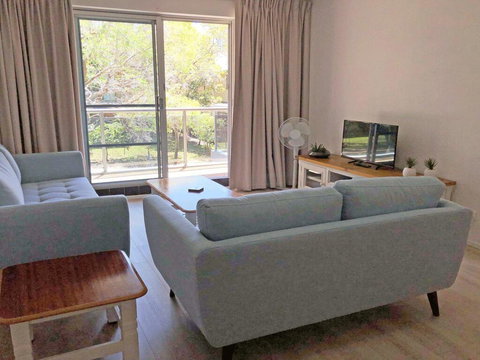 10 'Parkview', 11-13 Catalina Close - Peaceful Park Views - Tourism Noosa 1