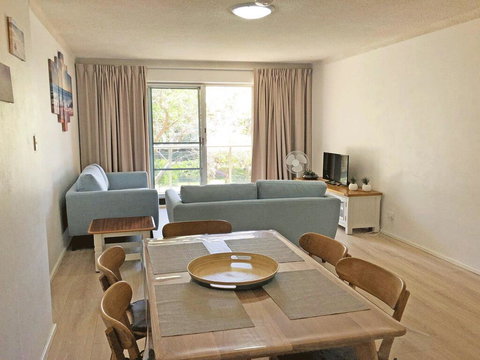 10 'Parkview', 11-13 Catalina Close - Peaceful Park Views - Tourism Noosa 2