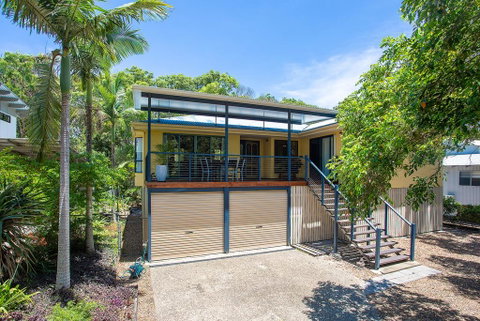 10 Naiad Court -Beach Retreat In The Bush - Tourism Noosa 1