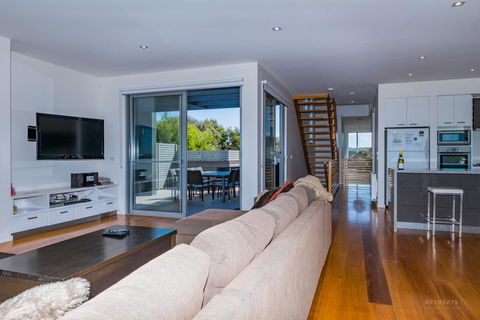 10 Sands Bvd - Tourism Noosa 0