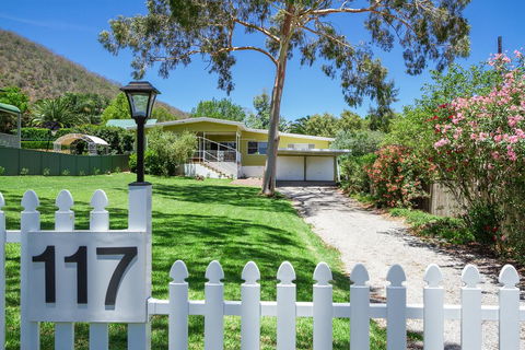 117 Fitzroy Street - Tourism Noosa 0