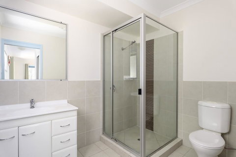 12 Ibis Court - Highset Beach House With Natural Bushland Gardens And Covered Decks - Tourism Noosa 2