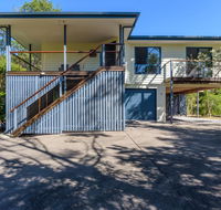 12 Ibis Court - Highset beach house with natural bushland gardens and covered decks - Tourism Noosa