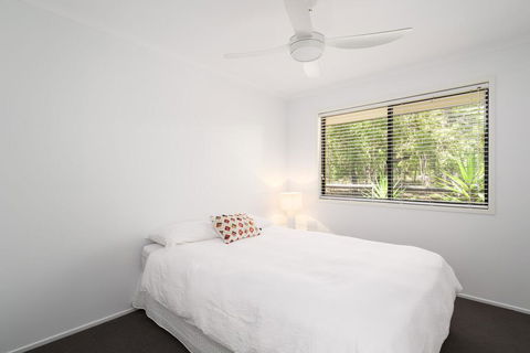 13 Orania Court, Rainbow Shores - Pool, Sleeps 8, Air Conditioning, Fire Pit - Tourism Noosa 0