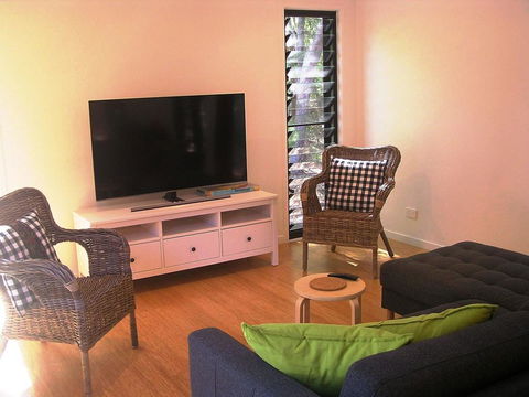 16 Ibis Court - Rainbow Shores, Beautiful, Private And Peaceful, Wi-fi - Tourism Noosa 2