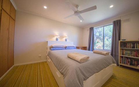 17 Broadbeach Drive - Free WiFi! - Tourism Noosa 2