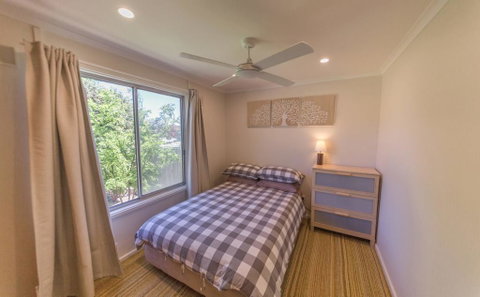 17 Broadbeach Drive - Free WiFi! - Tourism Noosa 1
