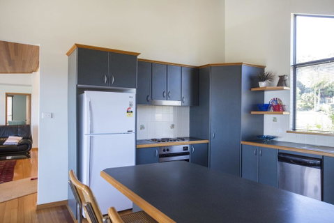 17 Canberra Crescent - Prestige Views At Burrill Lake - Tourism Noosa 1
