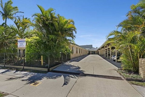 17 North Street Budget Accommodation - Tourism Noosa 0