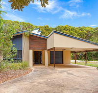 18 Naiad Court - Rainbow Shores Modern Beach House Walk to Beach - Tourism Noosa
