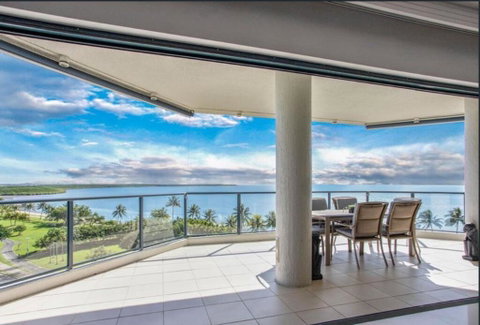 181 The Esplanade - Tourism Noosa 1