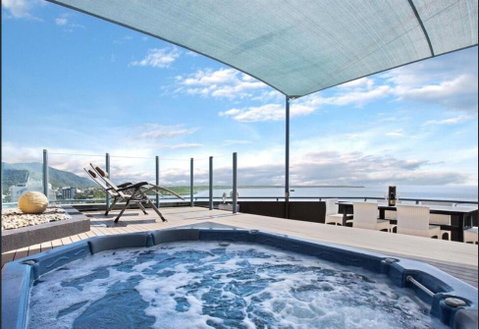 181 The Esplanade - Tourism Noosa 2