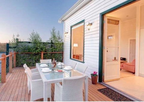 1880s Kananook Boutique Historic Luxury Apartment FSC Private Villa Bairnsdale - Tourism Noosa 0