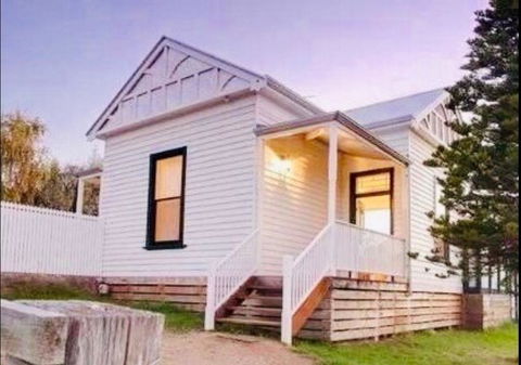 1880s Kananook Boutique Historic Luxury Apartment FSC Private Villa Bairnsdale - Tourism Noosa 1