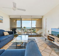 2 Bedroom Top Floor Unit - Ocean Views and Pool - Tourism Noosa