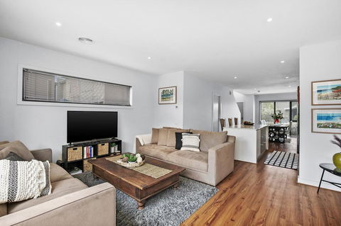 2 Bedroom Townhouse - Family & Corporate Bookings Only - Tourism Noosa 2