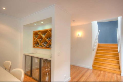 2 Satinwood Drive - Rainbow Shores, Executive Level Beach House, Pool, Walk To Beach - Tourism Noosa 1