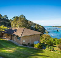 2 Water Crescent - Retro Haven - Tourism Noosa