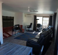 2-29 Rumbalara Avenue - Rainbow Beach Bring your dog or your cat or bring both Free Wi-Fi - Tourism Noosa