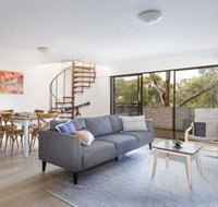 20 Booneroo - Walk To The Beach - Tourism Noosa