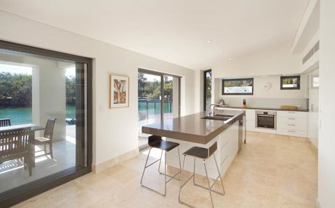 Canalfront Retreat, Private Jetty & Pool - Tourism Noosa 2