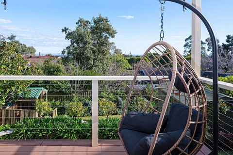 Cityscape Charm - 2BR Home In Wattle Park - Tourism Noosa 0