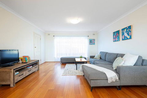 Cityscape Charm - 2BR Home In Wattle Park - Tourism Noosa 1