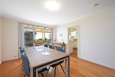 Cityscape Charm - 2BR Home In Wattle Park - Tourism Noosa 4