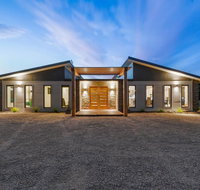 3 WISE MONKEYS MANSFIELD - Tourism Noosa