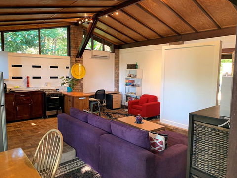 305 Montville - The Artist's Cottage - Tourism Noosa 1