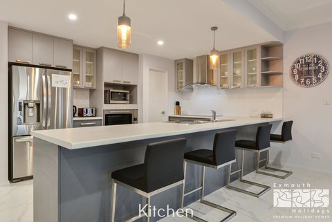 34 Madaffari Drive - Pool - Tourism Noosa 3