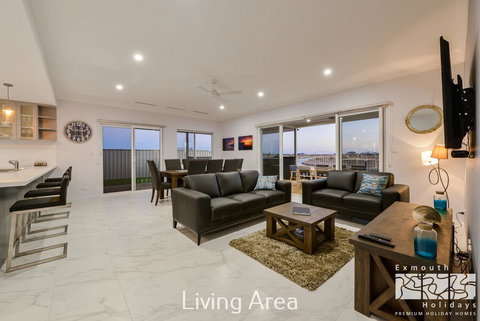 34 Madaffari Drive - Pool - Tourism Noosa 1