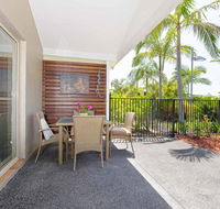356 ' Oaks Pacific Blue' 265 Sandy Point Rd - Air conditioned direct pool access and suited for disability - Tourism Noosa
